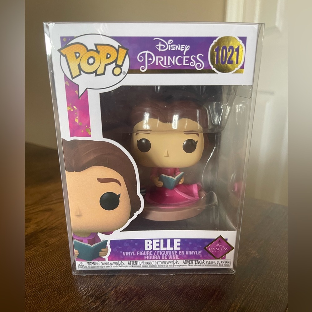 Disney princess belle 1021 funko pop with case protector